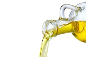 pouring-olive-oil_sm